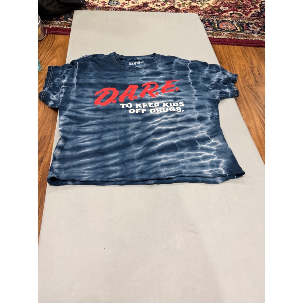Retro Mens D.A.R.E. Graphic T-Shirt Large Blue Tie Dye Cropped